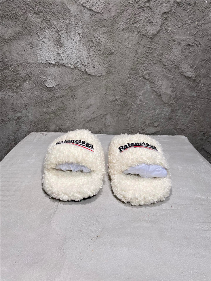 BLCG SLIPPERS