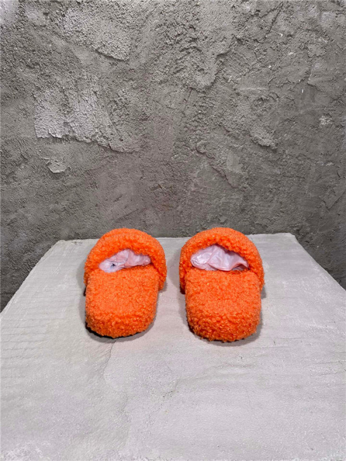 BLCG SLIPPERS