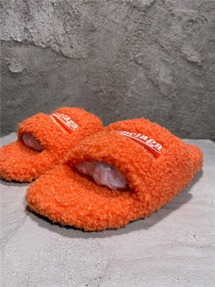 BLCG SLIPPERS