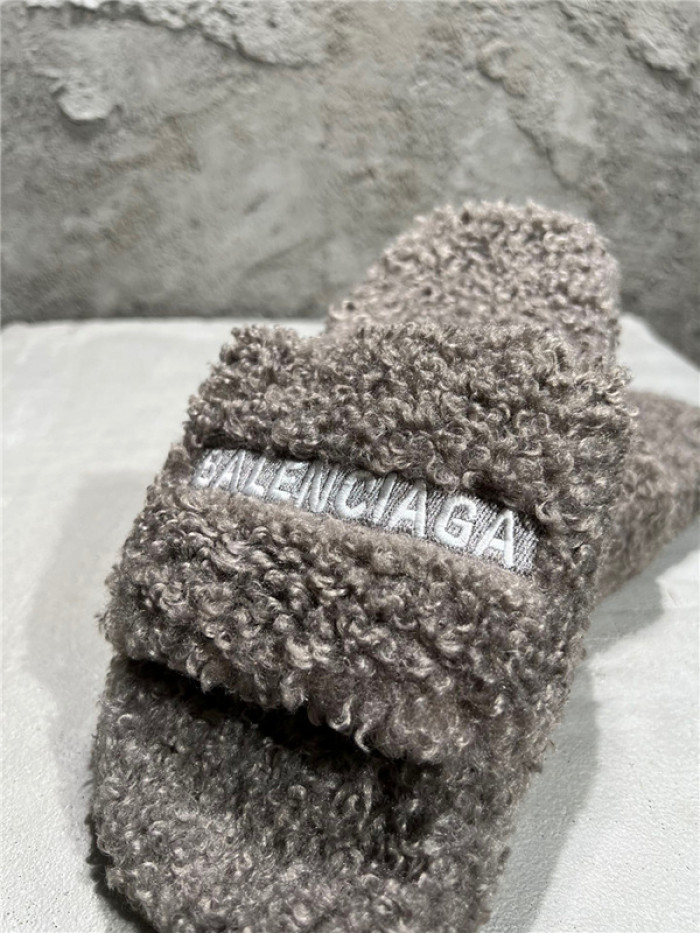 BLCG SLIPPERS