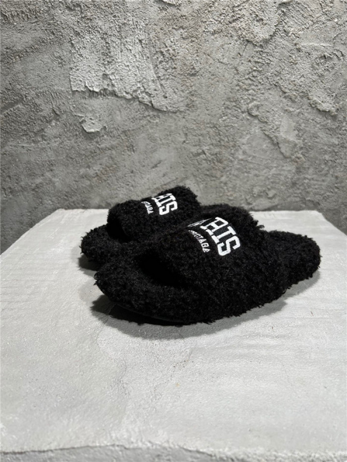 BLCG SLIPPERS