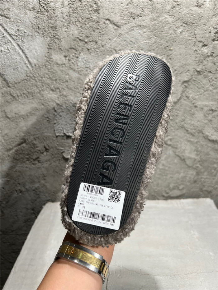BLCG SLIPPERS