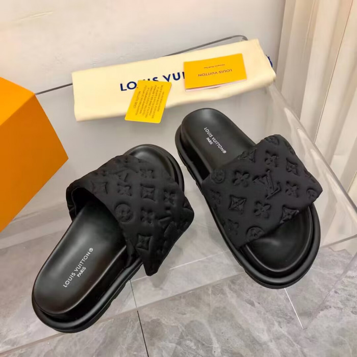 LV SLIPPERS