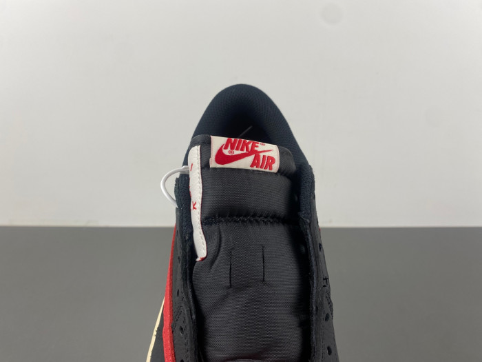 Travis Scott x Air Jordan 1 Low OG DM7866-061