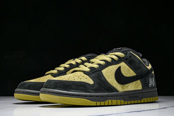 nike sb dunk low  Svp*me 94 camper green  hq8487-300
