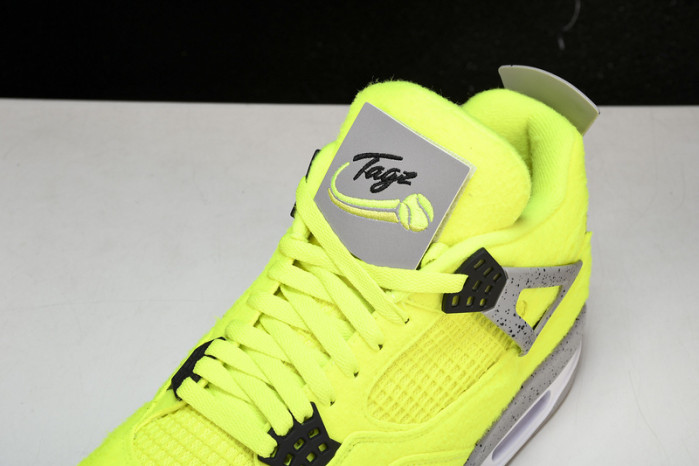 AIR JORDAN 4 RETRO SP  DV6773-700