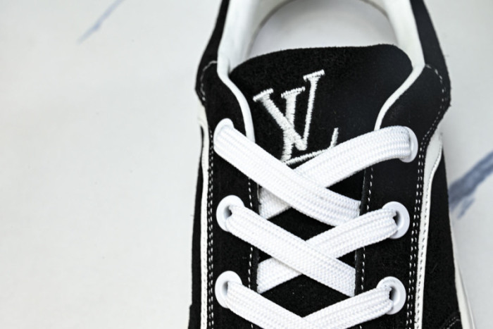 LV SNEAKER  FOR-LV402