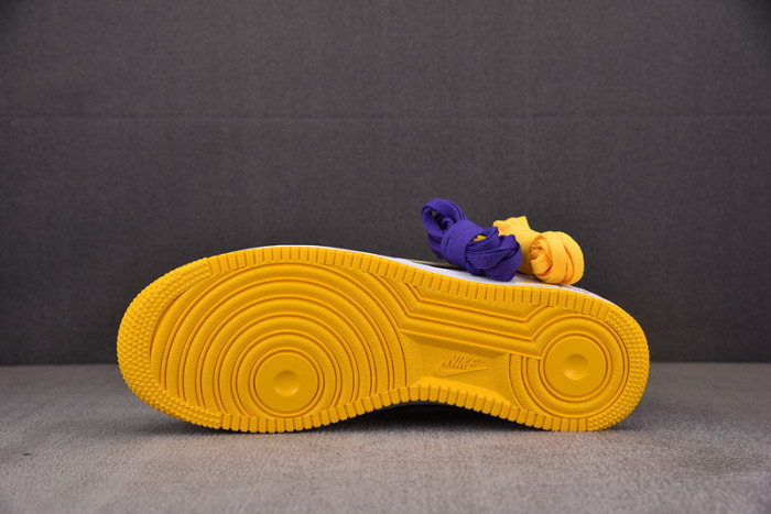 Nike Air Force 1 x Kobe Retro QS  FZ1151-100
