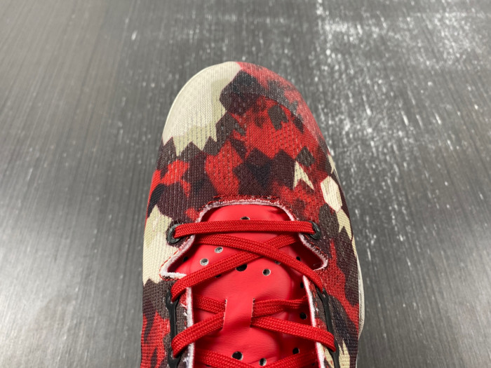 Kobe 8 System "Milk Snake"  555035-601