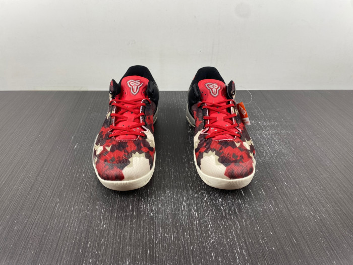 Kobe 8 System "Milk Snake"  555035-601