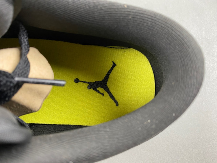 Air Jordan 1 Low “Elephant” SE IM6568-010