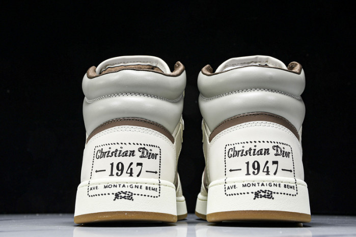 D10R B27 High Top Sneaker 10802
