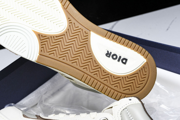 D10R B27 High Top Sneaker 10802
