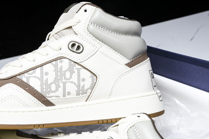 D10R B27 High Top Sneaker 10802