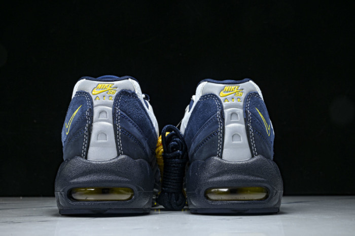 Eric Koston x Nike SB Air Max 95 111011