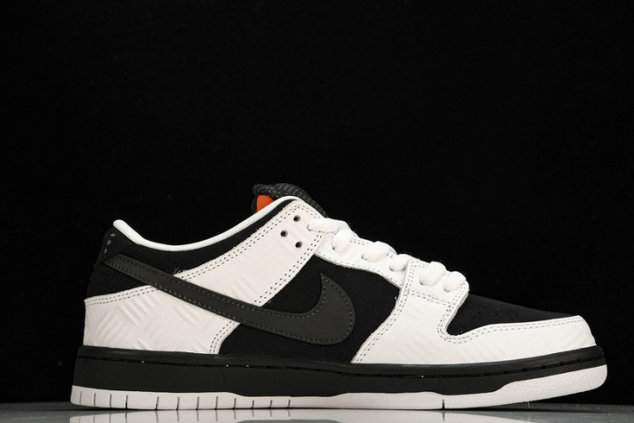 TIGHTBOOTH x Nike SB Dunk Low FD2629-100