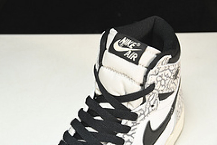 Air Jordan 1 RETRO HIGH OG DZ5485-052