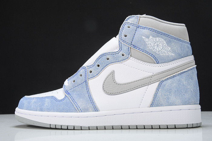Air Jordan 1 Retro High OG Hyper Royal  555088-402