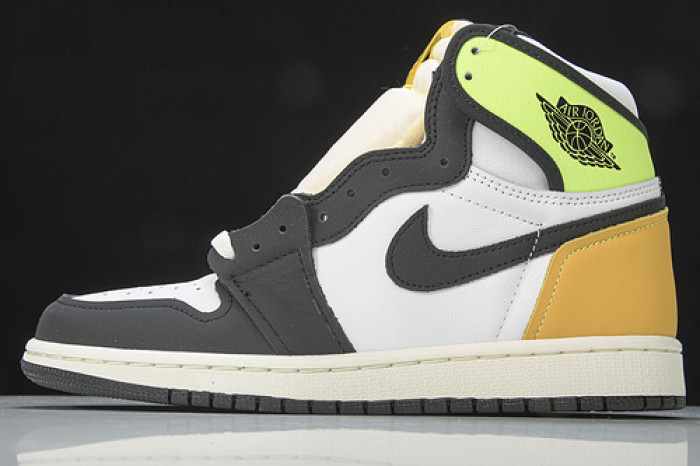 Air Jordan 1 Retro High OG 'Volt Gold'  555088-118