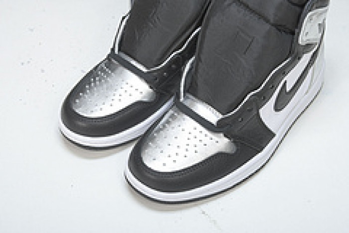 Air Jordan 1 High OG WMNS “Silver Toe” CD0461-001