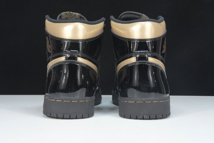 Air Jordan 1 Retro High Black Metallic Gold (2020) 555088-032
