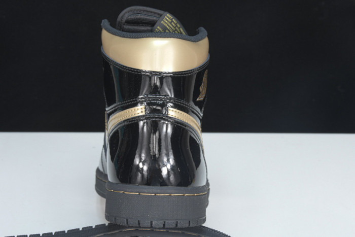 Air Jordan 1 Retro High Black Metallic Gold (2020) 555088-032
