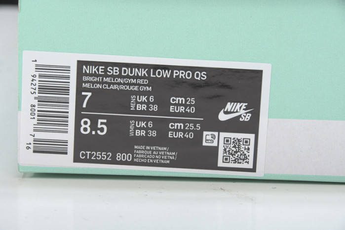 Nike SB Dunk Low StrangeLove Skateboards  CT2552-800