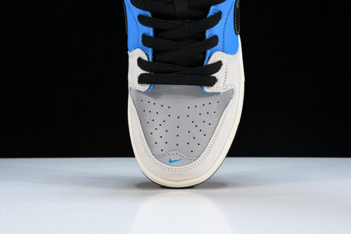 Instant Skateboard x Nike Dunk SB Low CZ5128-400