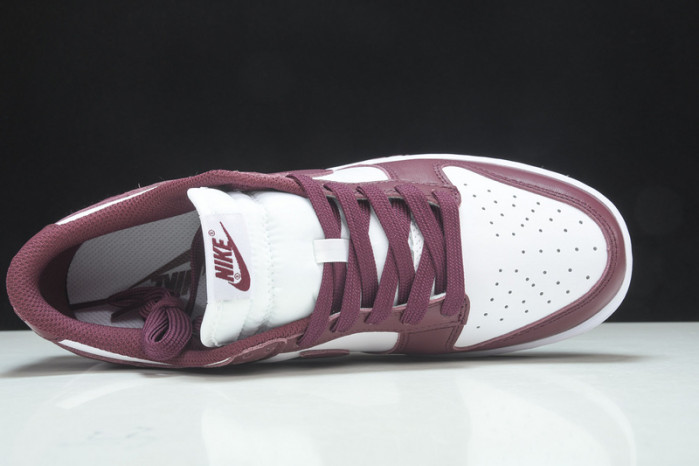 Nike Dunk Low Bordeaux (W) DD1503-108