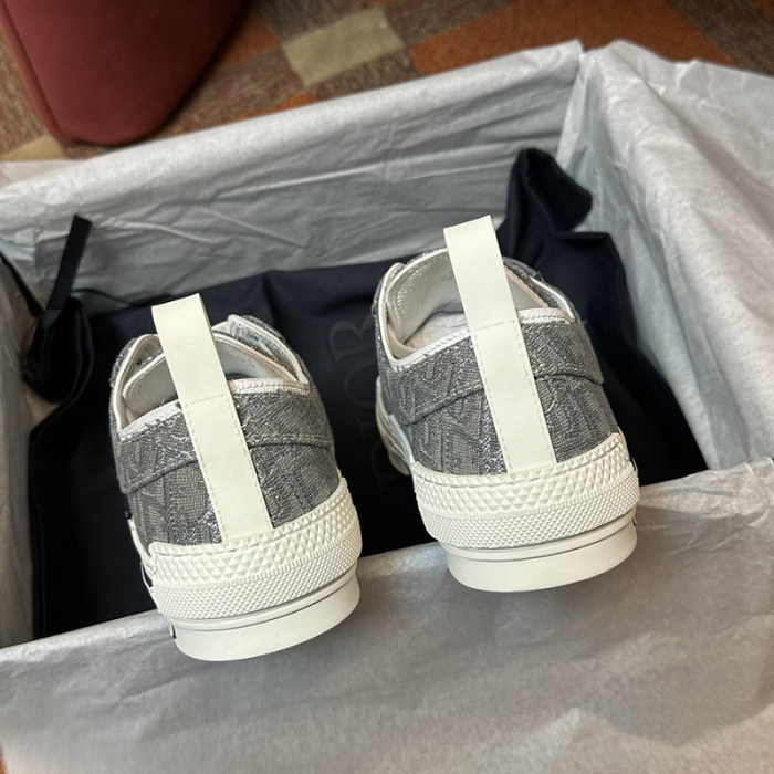 D10R B23 Sneakers Low Top