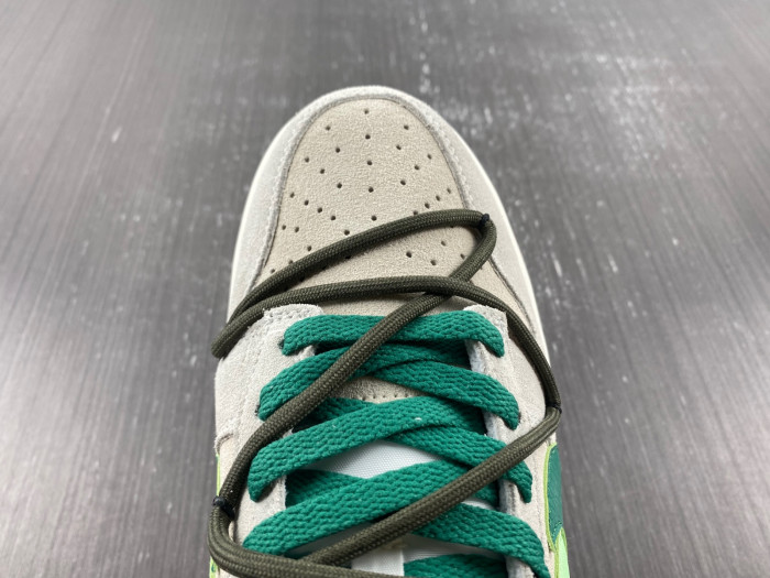 Nike Dunk Low SE 85 DO9457 100