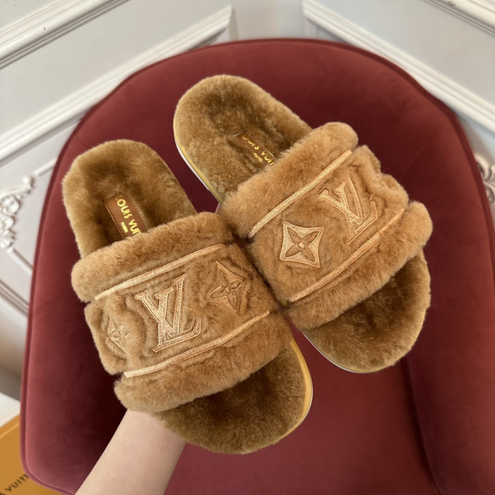 LV SLIPPERS