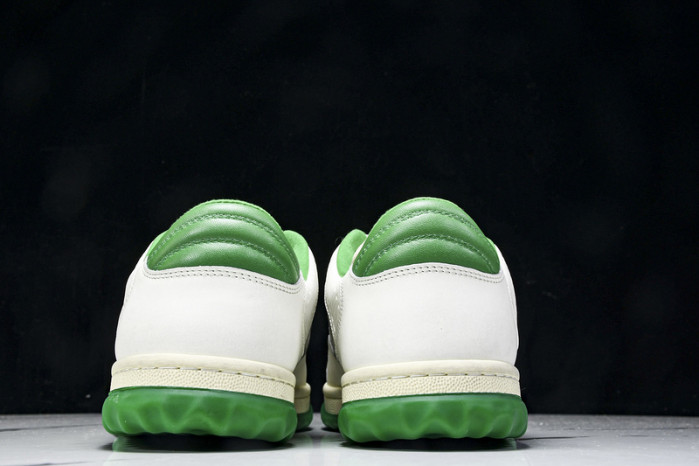Gv*c sneaker