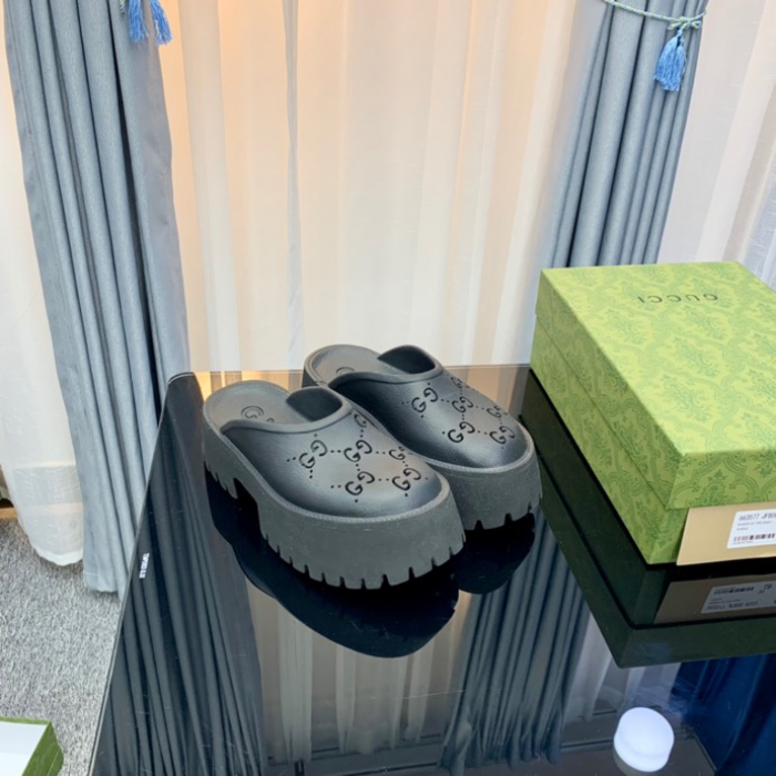 Gv*c slippers