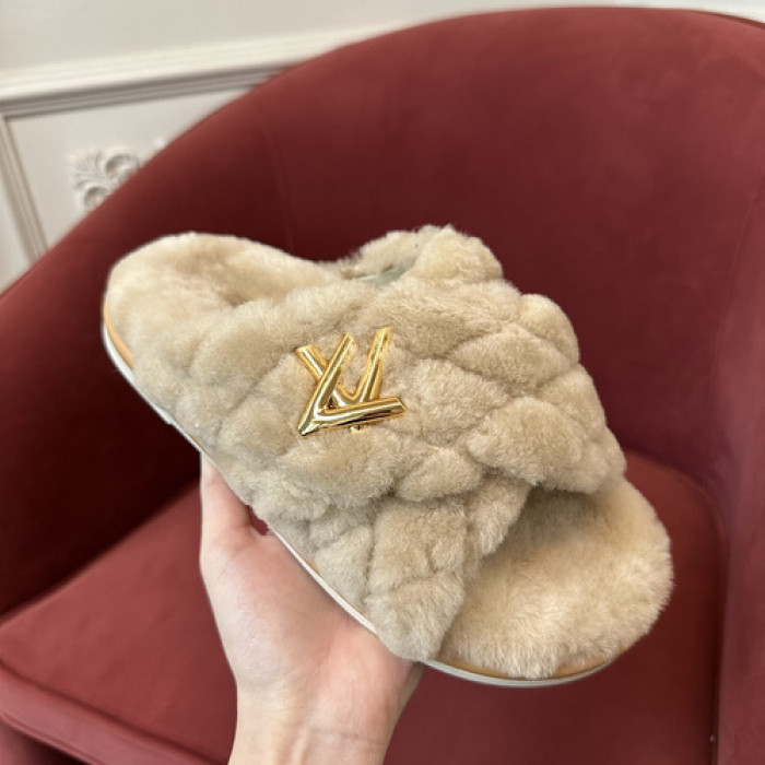 LV SLIPPERS