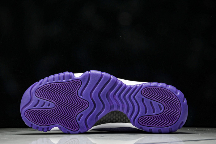 Air Jordan 11  CT8012-555