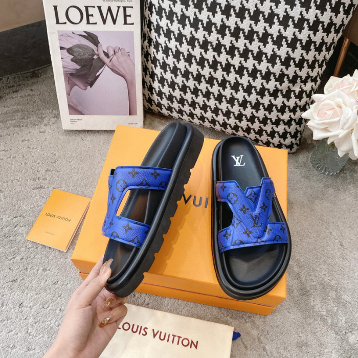 LV SLIPPERS