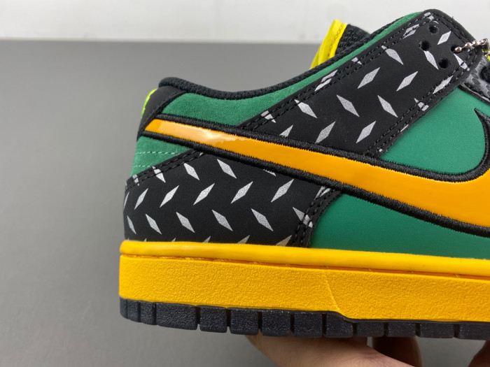 Nike Dunk Low “What The Ducks Of A Feather”  HV1454-001