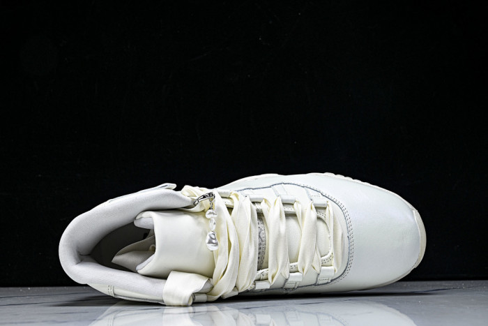 Air Jordan 11 “Pearl” AR0715-110