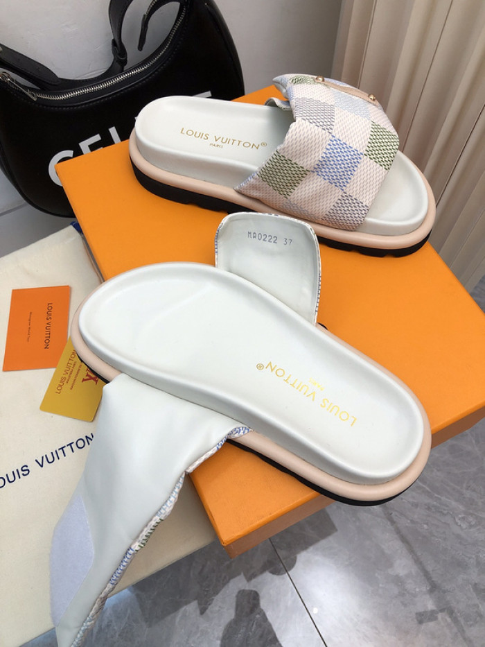 LV SLIPPERS