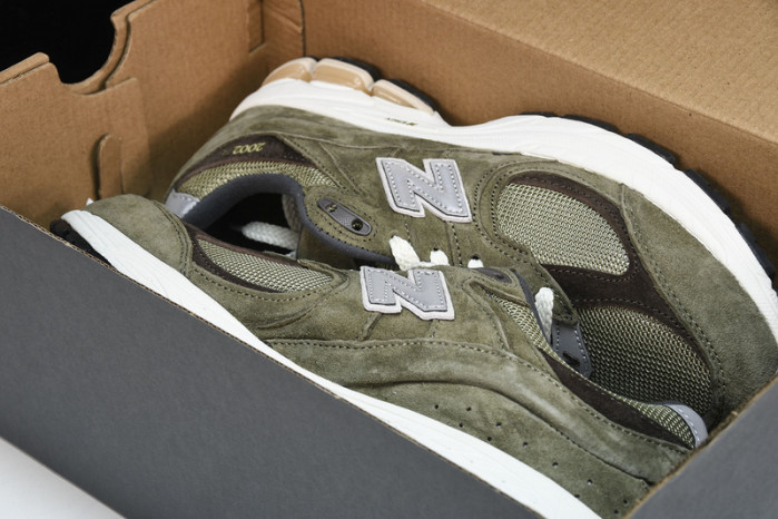 new Ba1an*e yeeshoes  m2002rhn