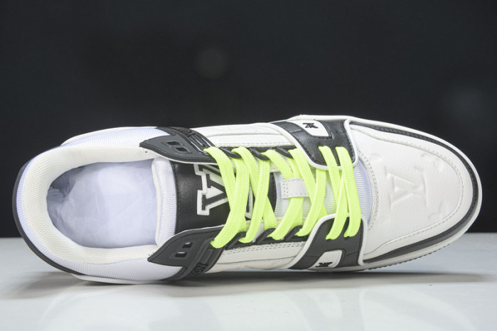 LV SNEAKER LOW YEE-004