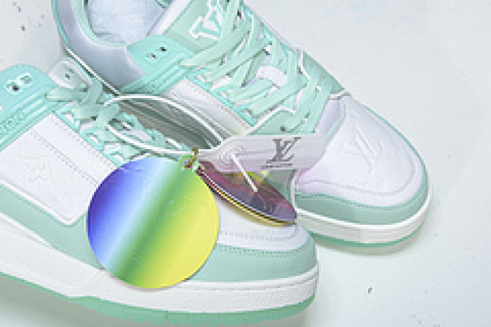 LV SNEAKER LOW YEE-008