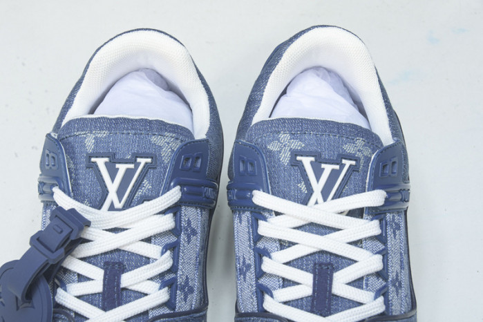 LV SNEAKER LOW YEE-010