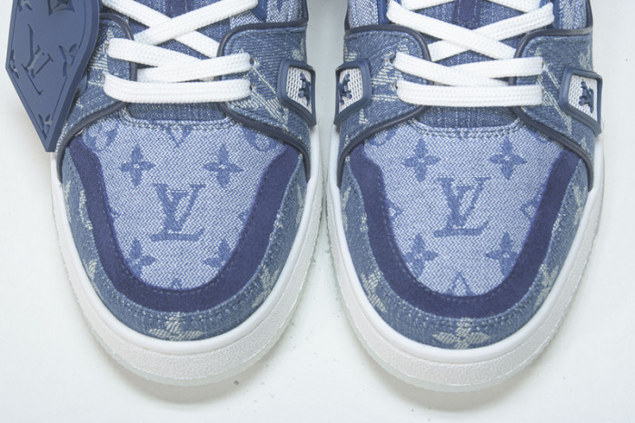 LV SNEAKER LOW YEE-010