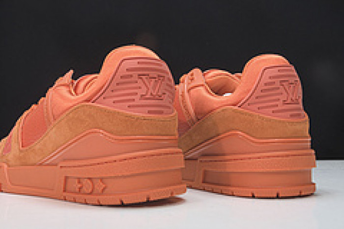 LV SNEAKER LOW YEE-012