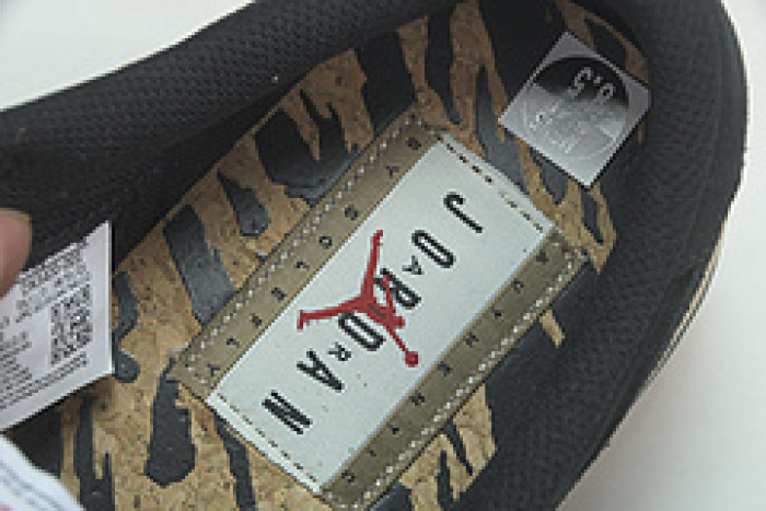 AIR JORDAN 1 Low " Carnivore "  DN3400-001