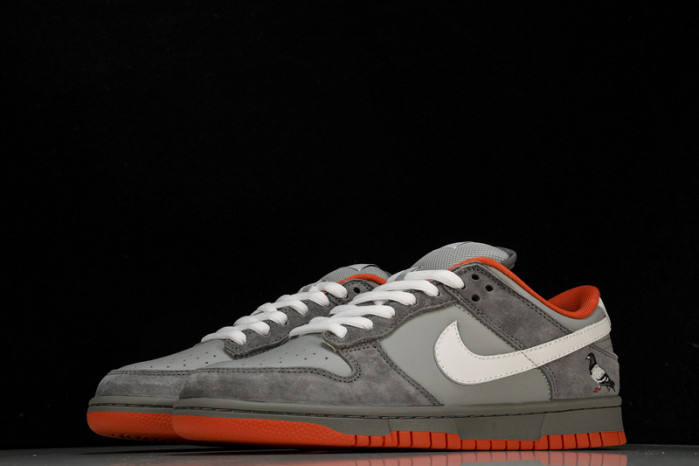 Nike Dunk SB Low“Staple NYC Pigeon”  304292-011