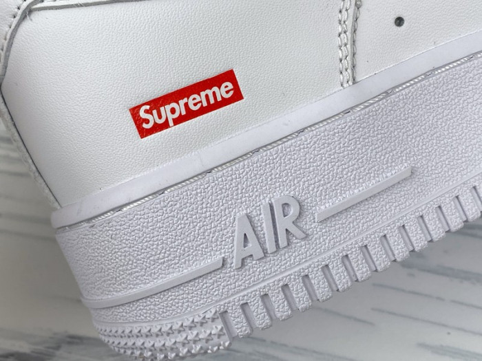 Svp*me x nike air force 1 cu9225-100