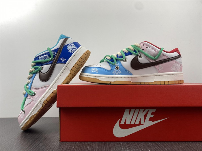 NIKE DUNK LOW SE ‘’ FREE.99